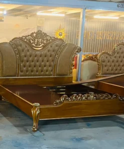Giường ngủ cổ điển dát vàng bọc nệm GVGN033