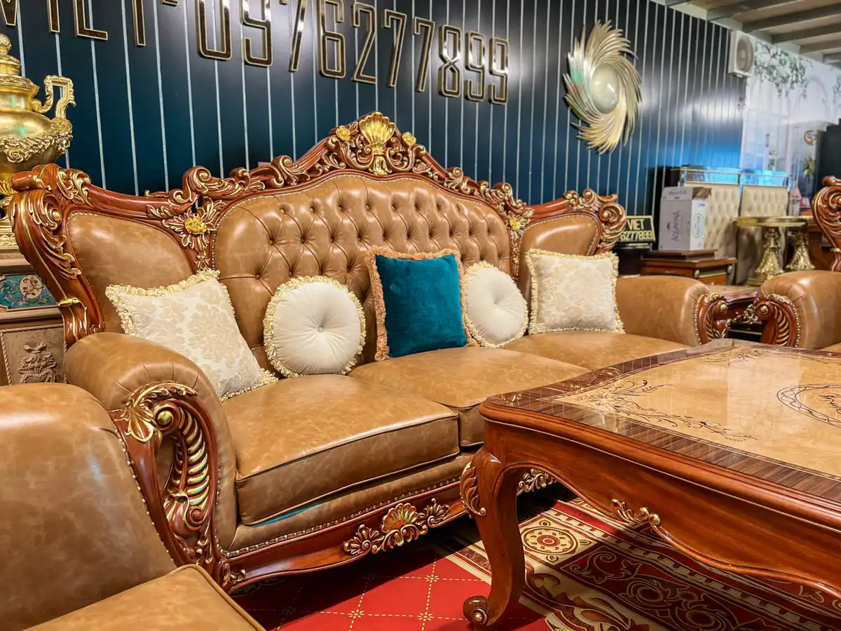 Sofa cổ điển dát vàng bọc nệm GVSF181